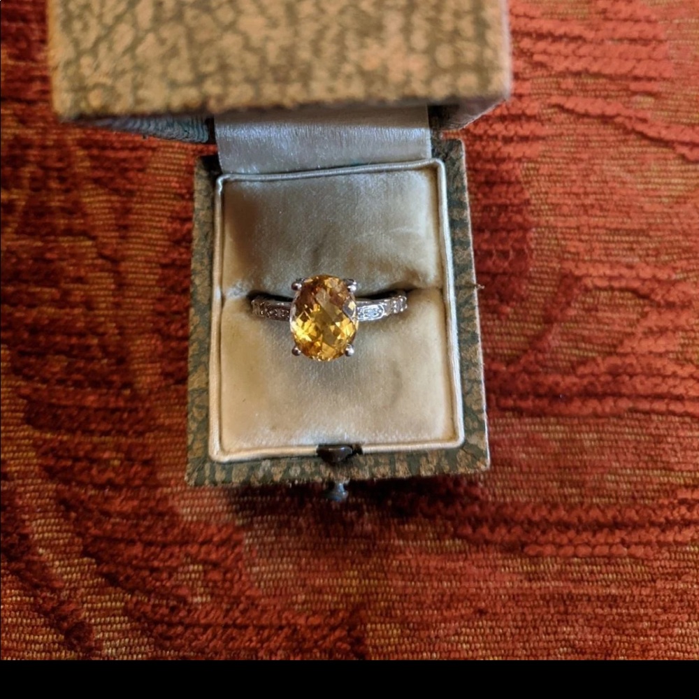 8.25 Citrine 10kt ring